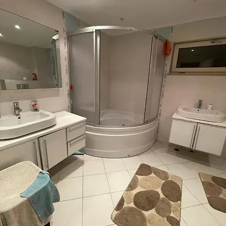 Private Near The Sea,4+1,pools,sauna,jacuzzi * اسطنبول